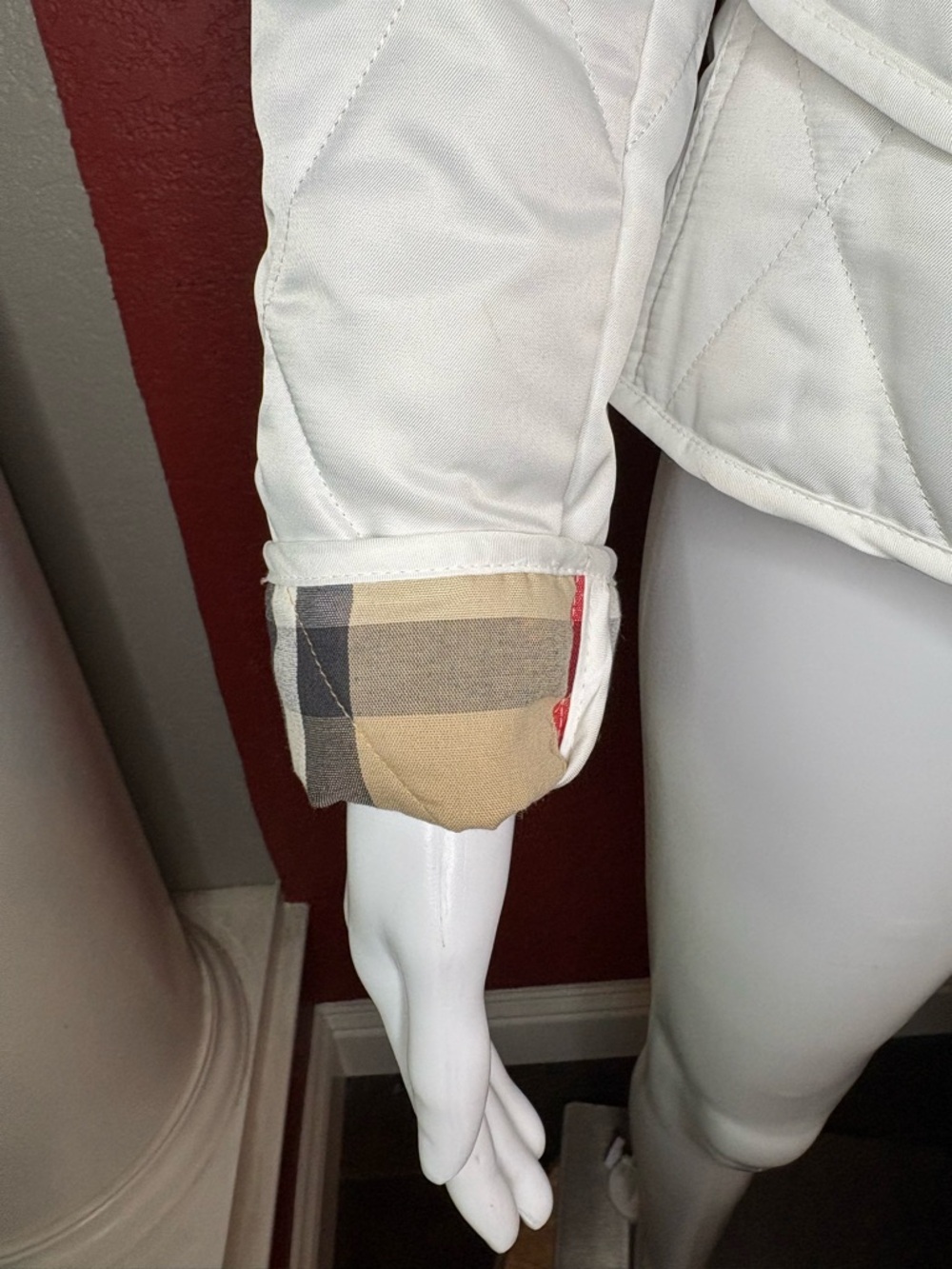 Burberry White Diamond Quilted Jacket - Size S - Iconic Nova Check Lining - Picture 7 of 9